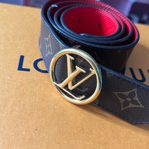 Louis Vuitton Women’s reversible belt